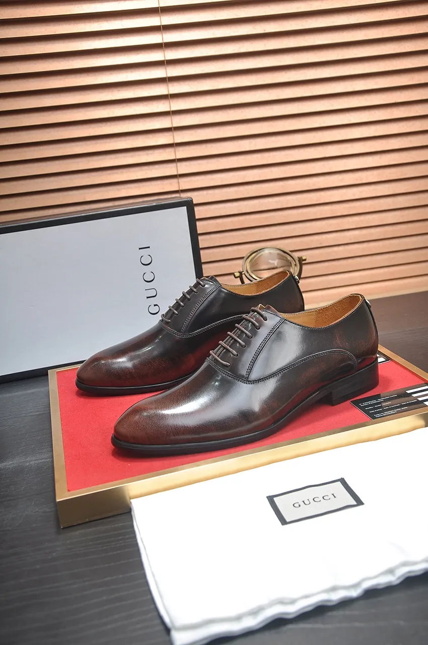 Men's shoes💰500💶Italy's top luxury men's shoe giant (GUCCI) (Gucci) (full cowhide lining) new arrival🍃Original European style🔰 Pleasant to the eye😍In order to make the shoes more durable and non-deformable🌀The production continues to follow traditional methods but there is still no lack of innovation💪Choose original sheepskin for the leather♻️ Smooth and natural And extra bright ⭐Made of imported cowhide, the first choice of rich people 38-45 (45 customized)